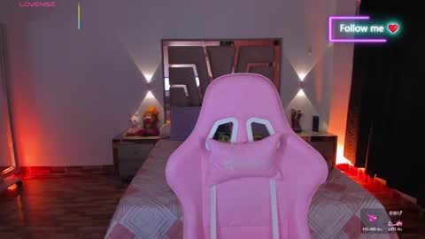 LUNA ROSE online show from April 28, 4:06 am