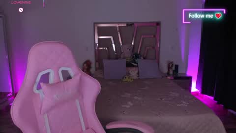 LUNA ROSE online show from May 7, 3:56 am