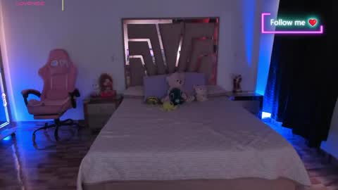 LUNA ROSE online show from May 24, 9:31 pm