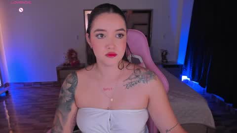 LUNA ROSE online show from May 27, 2:41 am