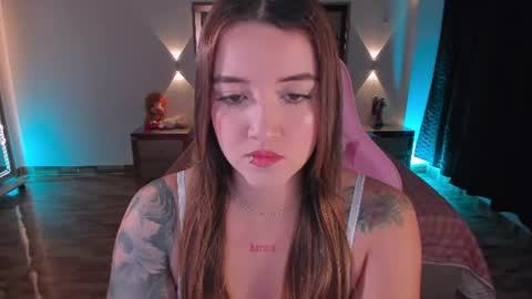 LUNA ROSE online show from June 13, 2:42 am