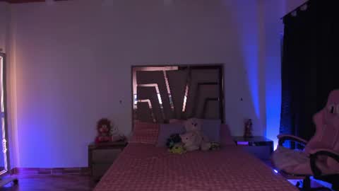 LUNA ROSE online show from June 17, 12:24 am