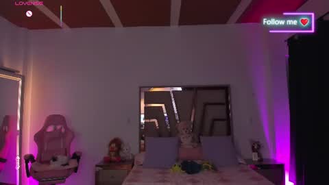 LUNA ROSE online show from June 25, 2:11 am
