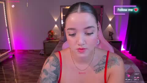 LUNA ROSE online show from June 25, 5:12 am