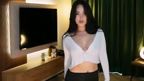 Snapshot of lunnar_jade chatting on July 16, 12:33 pm Jade online show from July 16, 12:33 pm