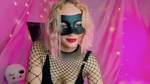 Snapshot of lunvision chatting on March 20, 3:50 pm My name Lun online show from March 20, 3:50 pm