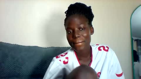 luo_queen online show from April 8, 1:44 pm