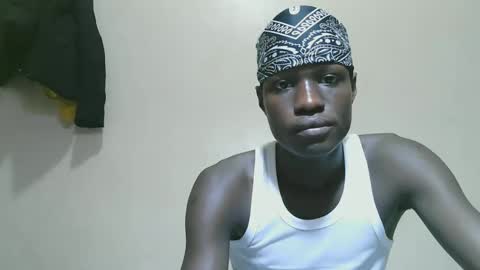 luoislove online show from October 31, 8:21 pm