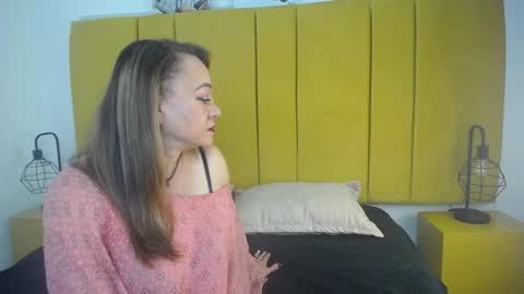 Snapshot of lupita223 chatting on January 3, 12:41 pm Lupita223 online show from January 3, 12:41 pm