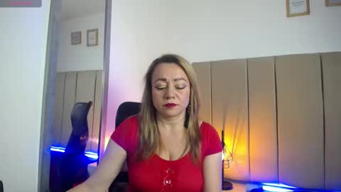 Snapshot of lupita223 chatting on March 10, 12:48 pm Lupita223 online show from March 10, 12:48 pm