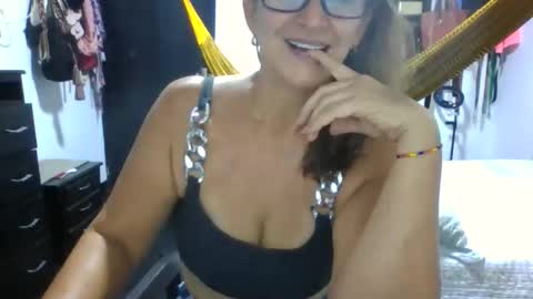 Lupita online show from March 21, 2:53 pm