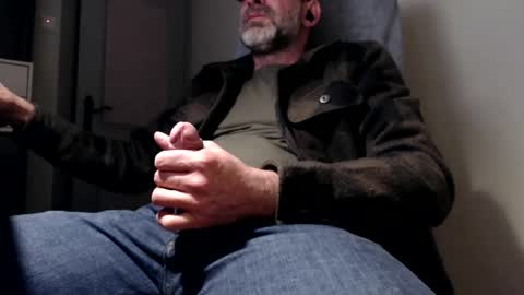 Snapshot of lure4beef chatting on April 10, 11:09 pm lure4beef online show from April 10, 11:09 pm