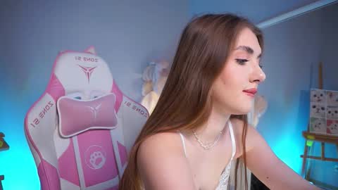 Snapshot of lureofeva chatting on November 11, 2:28 pm Eva online show from November 11, 2:28 pm