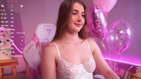 Snapshot of lureofeva chatting on December 13, 9:20 pm Eva online show from December 13, 9:20 pm