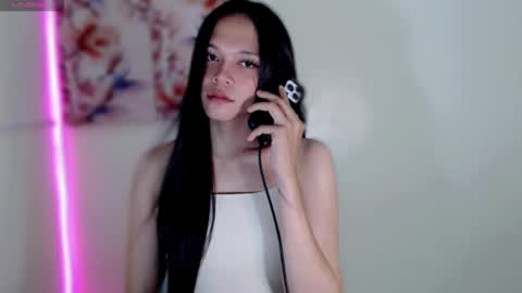 Snapshot of luscious_maxie chatting on November 9, 3:10 pm Maxie online show from November 9, 3:10 pm