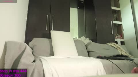 lusciouslipsxx online show from December 2, 7:03 am