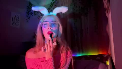 Monica online show from September 11, 6:08 pm