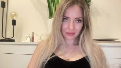 lusiluv online show from April 25, 10:07 pm