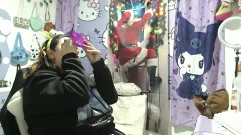 Snapshot of lussyevans_ chatting on January 9, 3:42 am lussyevans_ online show from January 9, 3:42 am