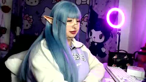 Snapshot of lussyevans_ chatting on June 8, 6:47 am lussyevans_ online show from June 8, 6:47 am
