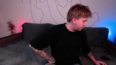 Snapshot of lust_beyond chatting on April 11, 12:48 am Dan Hailey online show from April 11, 12:48 am