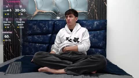 Snapshot of lust_demian chatting on February 17, 11:40 am lust_demian online show from February 17, 11:40 am