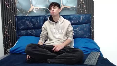 Snapshot of lust_demian chatting on March 18, 11:46 am lust_demian online show from March 18, 11:46 am