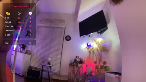 Snapshot of lustforlola chatting on December 18, 3:23 am LOLA online show from December 18, 3:23 am