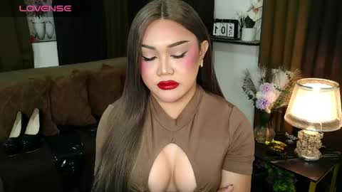 Snapshot of lustful_sasha chatting on June 1, 1:02 pm Sasha online show from June 1, 1:02 pm