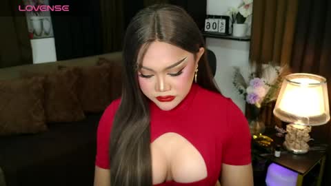 Snapshot of lustful_sasha chatting on June 7, 9:40 pm Sasha online show from June 7, 9:40 pm