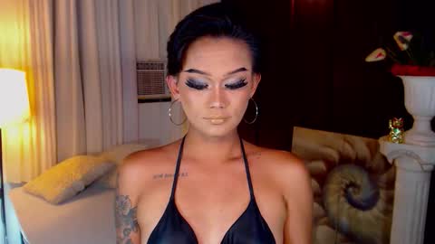 Snapshot of lustfulltrans chatting on April 16, 2:34 am AdriannaFowks online show from April 16, 2:34 am