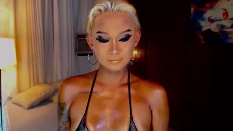 Snapshot of lustfulltrans chatting on June 3, 3:50 pm AdriannaFowks online show from June 3, 3:50 pm