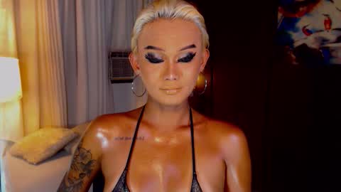 Snapshot of lustfulltrans chatting on June 5, 4:13 pm AdriannaFowks online show from June 5, 4:13 pm