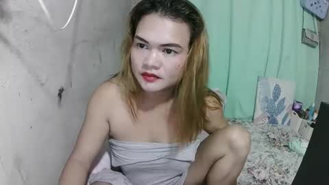 Flora Mae online show from May 22, 1:17 pm