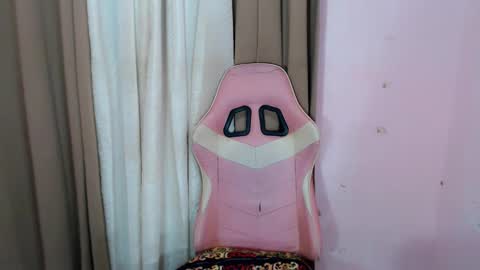 lustyseraphina online show from March 6, 4:53 am