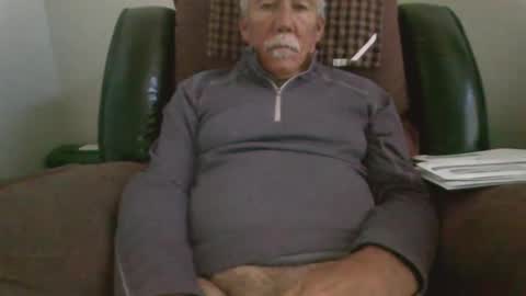 Snapshot of luv269er chatting on December 10, 7:22 pm luv269er online show from December 10, 7:22 pm