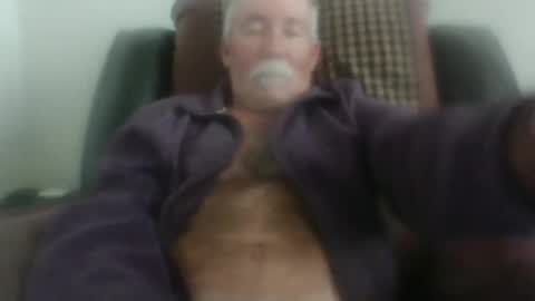 Snapshot of luv269er chatting on January 5, 10:02 pm luv269er online show from January 5, 10:02 pm