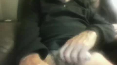 Snapshot of luv269er chatting on January 8, 8:38 am luv269er online show from January 8, 8:38 am