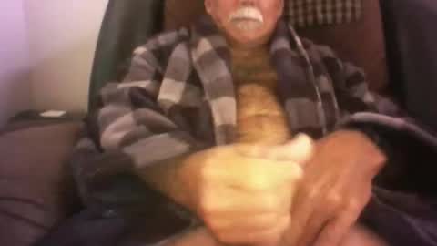 Snapshot of luv269er chatting on February 23, 5:10 pm luv269er online show from February 23, 5:10 pm