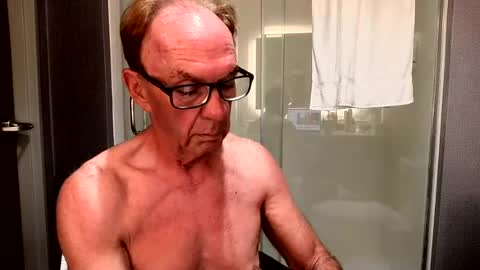 luv_missle online show from June 20, 12:58 am