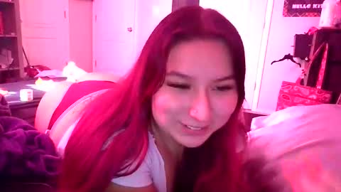 luvvespie online show from November 27, 6:21 pm