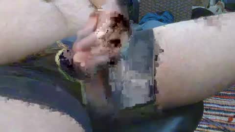 Snapshot of luvvslutss22 chatting on October 14, 3:40 am luvvslutss22 online show from October 14, 3:40 am