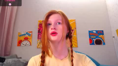 Snapshot of lux_angel chatting on October 27, 11:52 pm lux_angel online show from October 27, 11:52 pm