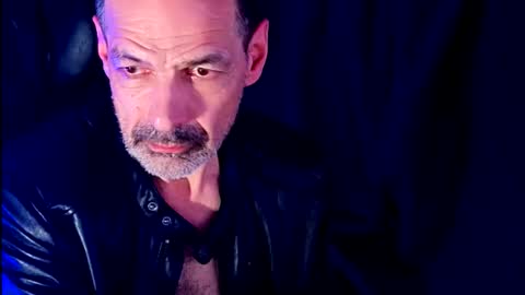 Snapshot of lux_dei chatting on February 28, 2:56 am Im a - CAMGUY YOU LIKE to FUCK online show from February 28, 2:56 am