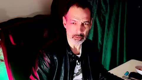 Snapshot of lux_dei chatting on March 15, 9:32 pm Im a - CAMGUY YOU LIKE to FUCK online show from March 15, 9:32 pm