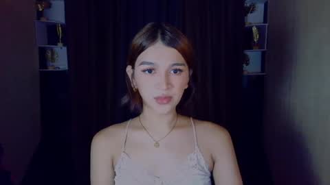 queen lux online show from May 6, 11:59 am