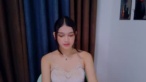 queen lux online show from July 6, 3:47 pm