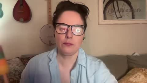 Snapshot of luxe_lola chatting on January 3, 10:31 am Luxy online show from January 3, 10:31 am