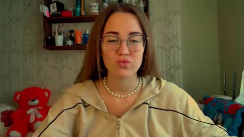 Katie online show from October 9, 11:30 am