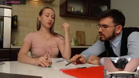 Becky and Andy online show from December 7, 6:04 pm